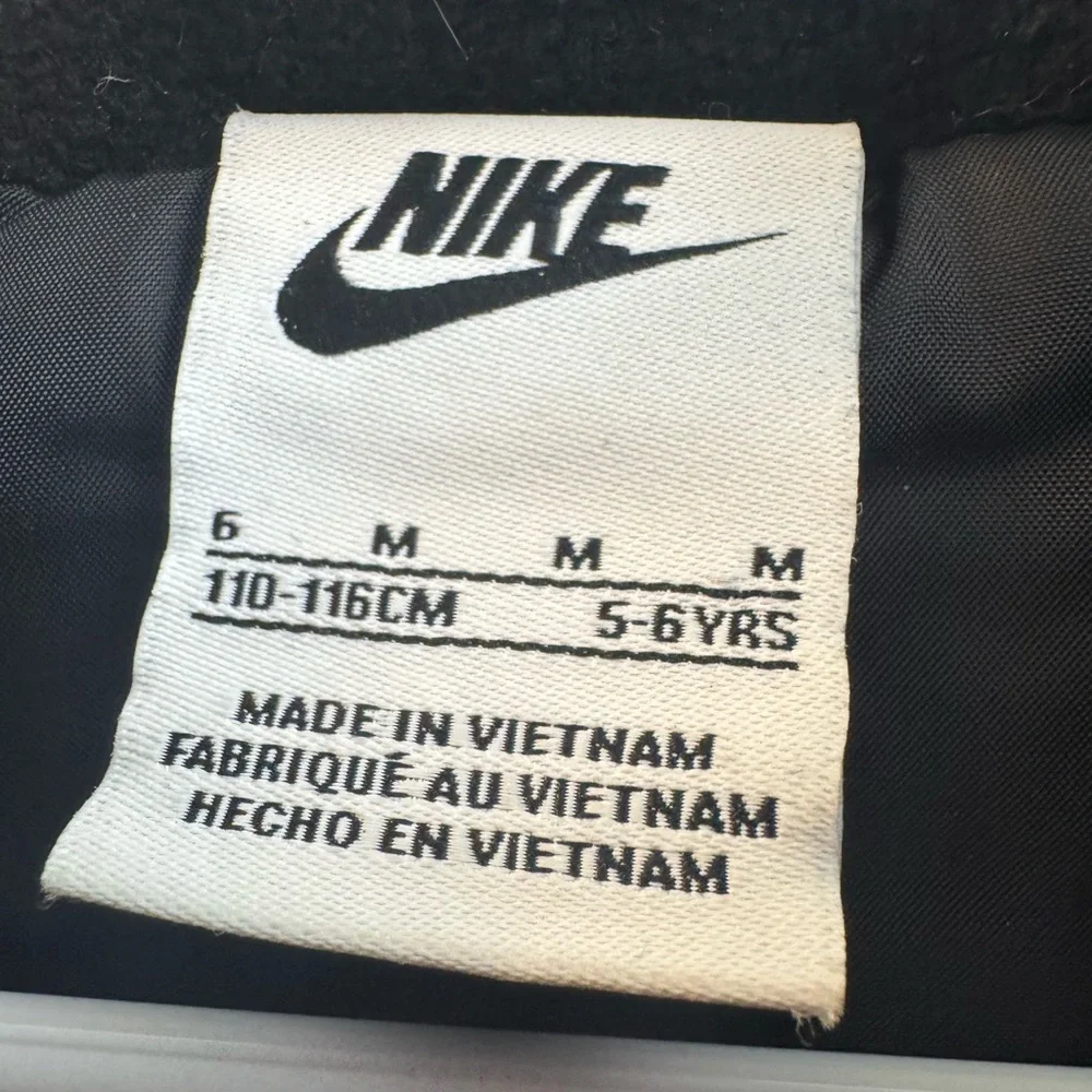 Nike Black and Gray Apparel Tag - Picture 4 of 7